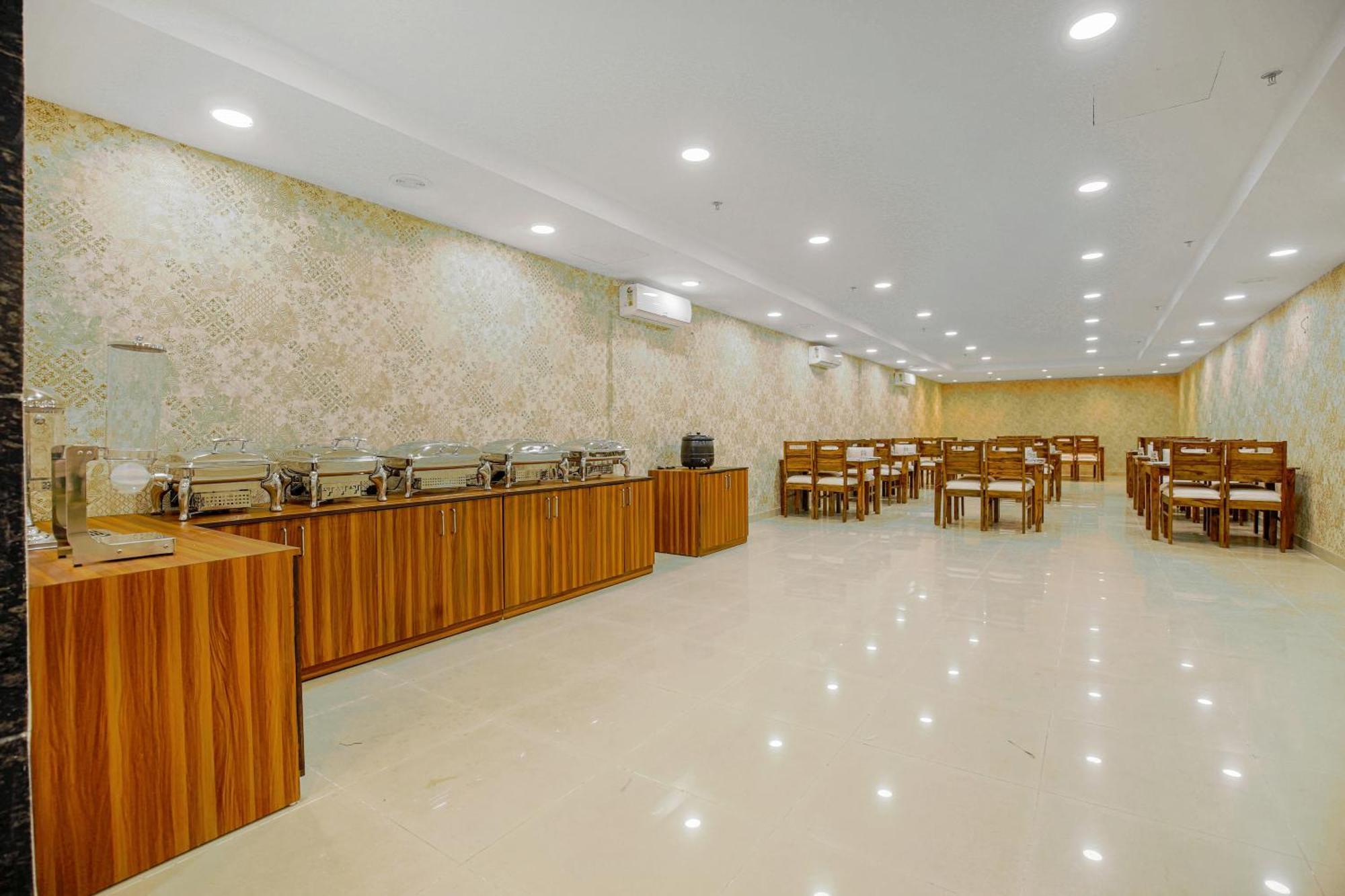 Ak Continental Homestay Zirakpur